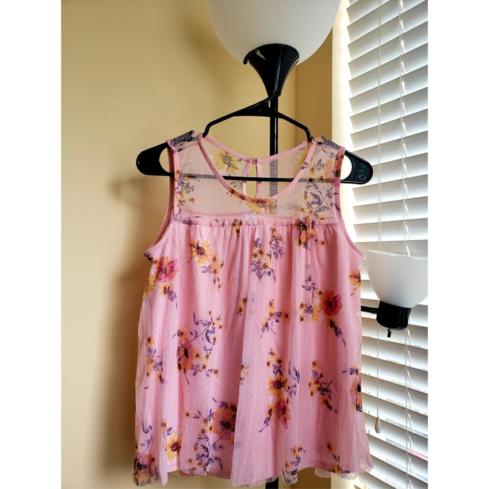 Sleeveless top.